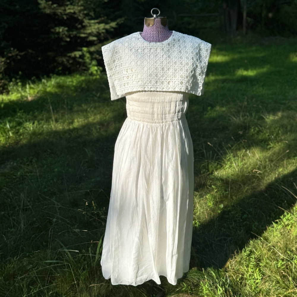 Antonio Melani x Jennifer Sumko “Alyssa” A-line capelet dress